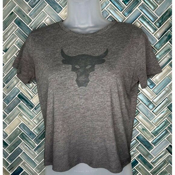 WOMENS Under Armour GRAY PROJECT ROCK BULL GRAPHIC T SHIRT‎ DWAYNE JOHNSON XS - Picture 1 of 8